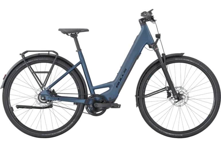 Blaues BULLS CROSS LITE EVO SX Belt 2025 E-Crossbike in Wave-Form mit Gepäckträger und Schutzblechen