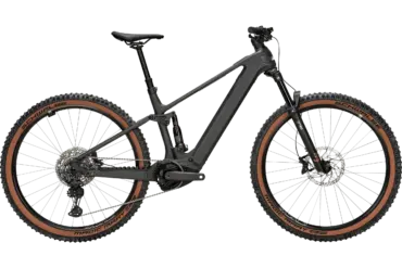 Seitenansicht eines schwarzen BULLS Sonic AM 1 2025 Diamant E-Mountainbikes.
