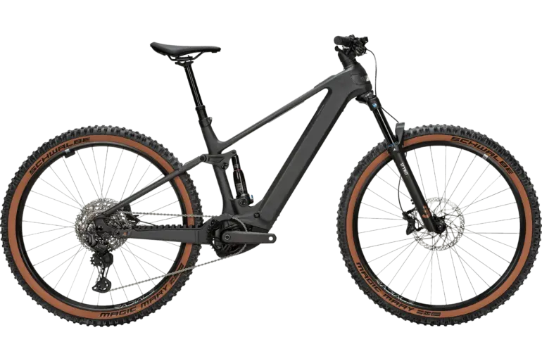 Seitenansicht eines schwarzen BULLS Sonic AM 1 2025 Diamant E-Mountainbikes.