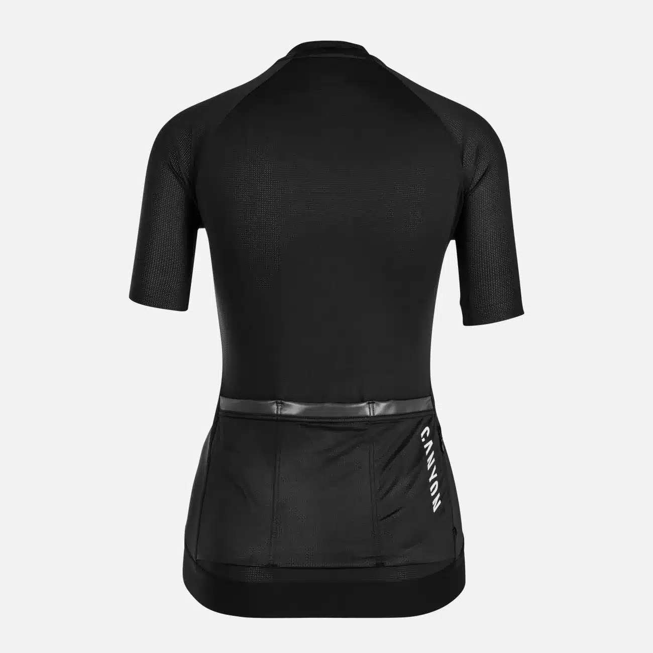 Rückansicht eines schwarzen Canyon CORE Women’s Cycling Jersey mit kurzen Ärmeln und einem dreigeteilten Rückenfach, ergänzt um eine Reißverschlusstasche und einen Snap Hook. Der breite Saum ist mit einem Silikon-Gripper versehen und seitlich ist das Canyon-Logo aufgedruckt.