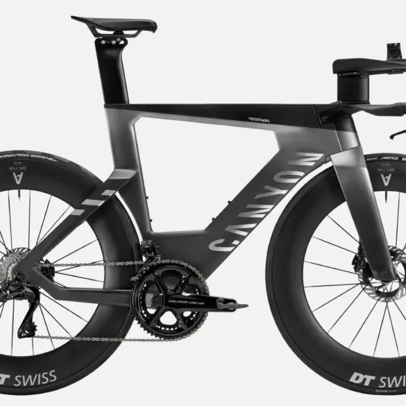 Canyon Speedmax CFR Di2 Triathlonrad in aerodynamischer Profilansicht.