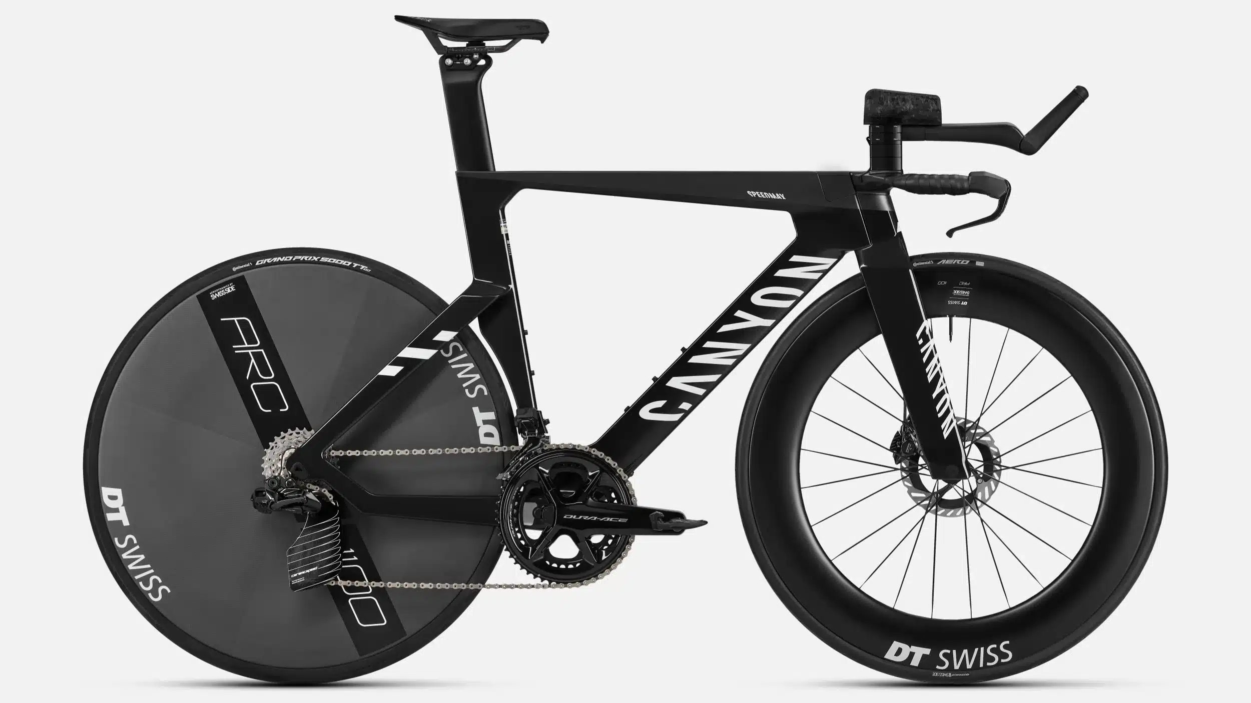 Canyon Speedmax CFR TT, ein schwarzes Zeitfahrrad mit Vollcarbon-Rahmen, DT Swiss ARC 1100 Laufrädern und Shimano Dura-Ace Di2 Schaltung.