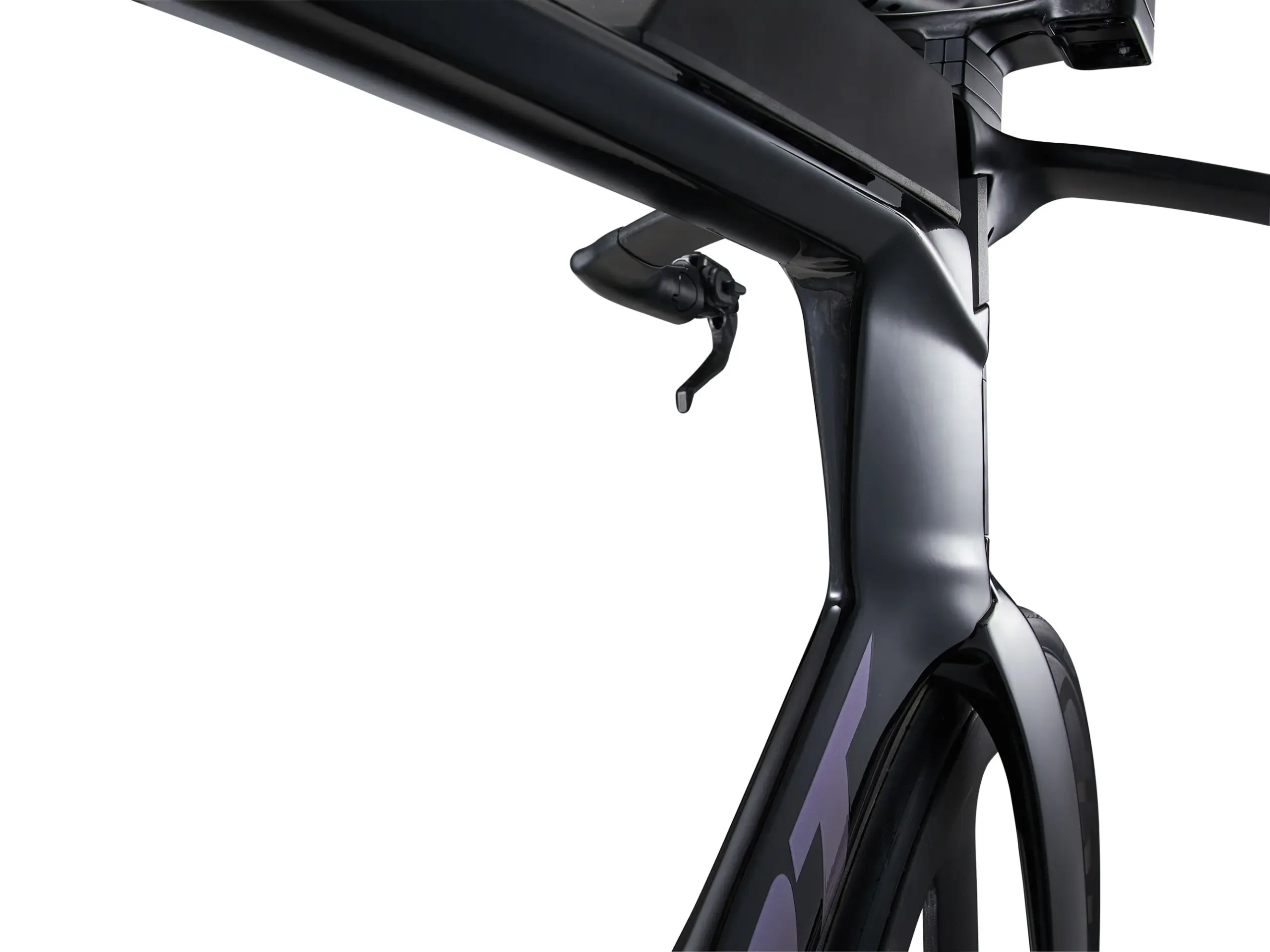 Detailansicht des schwarzen Giant Trinity Advanced SL 0 Rennradrahmens mit Fokus auf die integrierte Lenkereinheit und den Bremshebel.