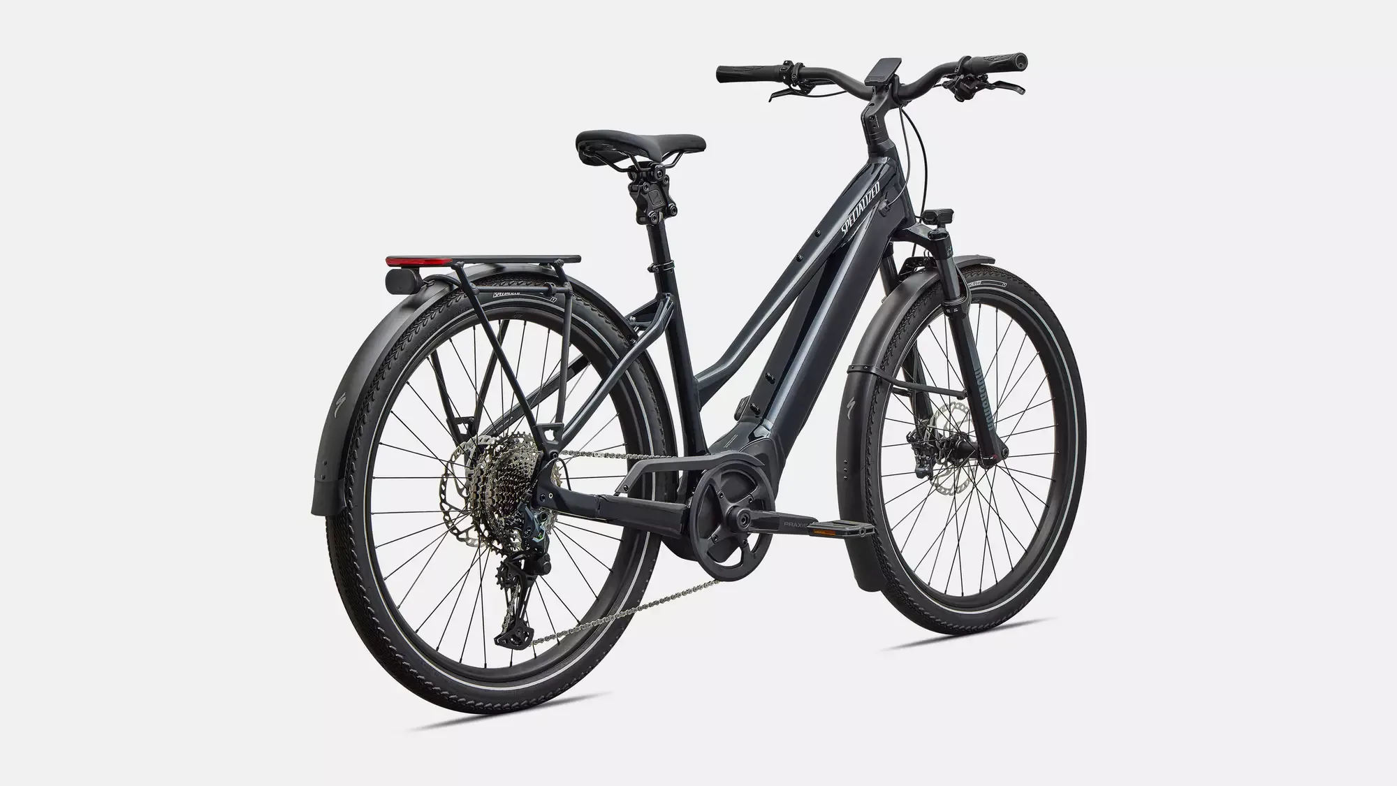 Graues Specialized Turbo Vado 5.0 Step-Through E-Bike von der Seite mit Fokus auf den Rahmen, die Reifen und die Ausstattung.