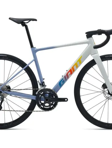 Giant Contend SL 1 Rennrad in Birch Gray von der Seite gezeigt