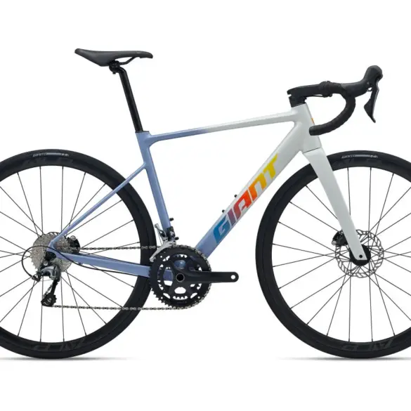 Giant Contend SL 1 Rennrad in Birch Gray von der Seite gezeigt