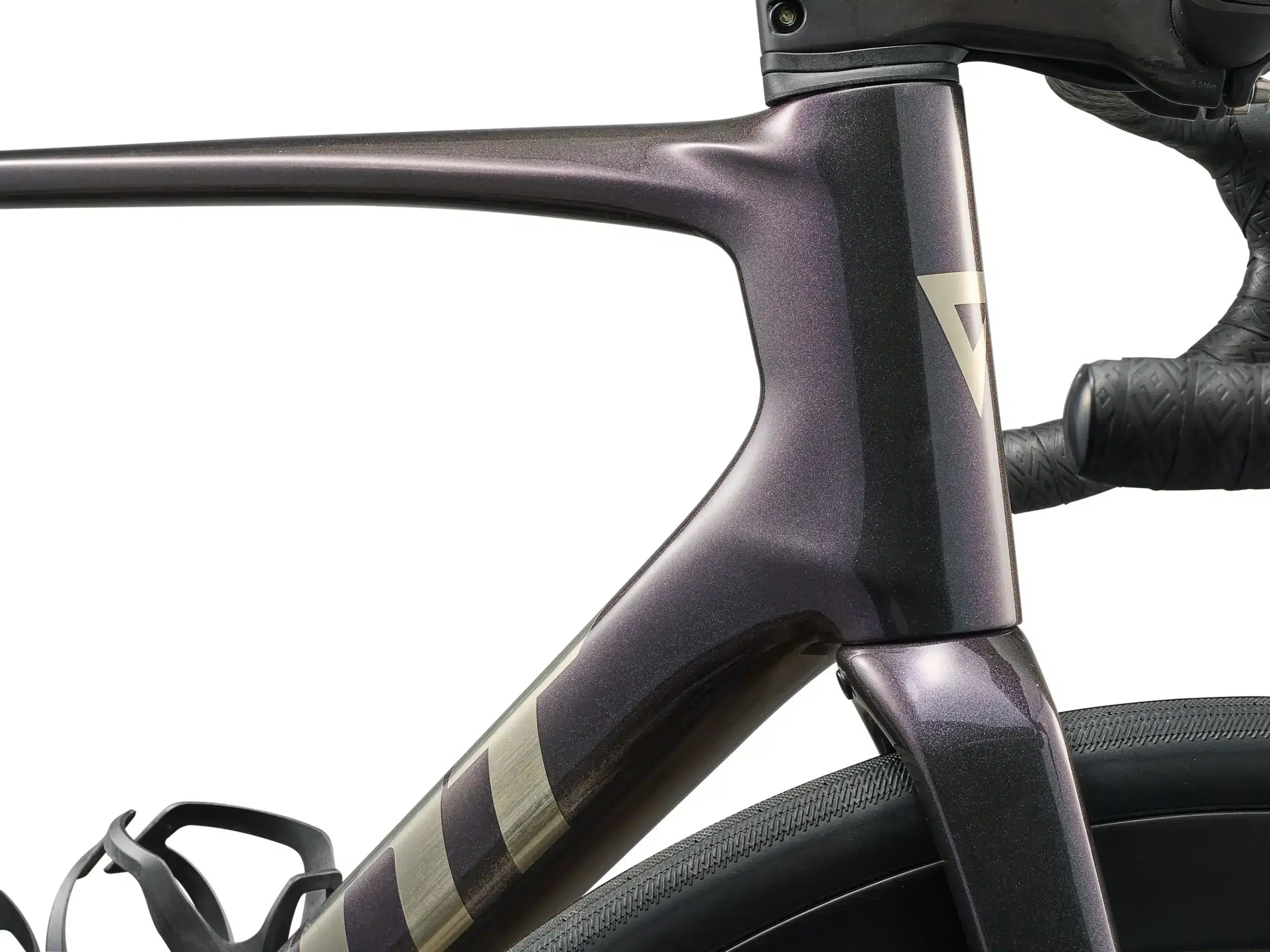 Detail des Rahmens eines Giant Defy Advanced SL 0 Rennrads mit Fokus auf das Steuerrohr und einen Teil des Oberrohrs.