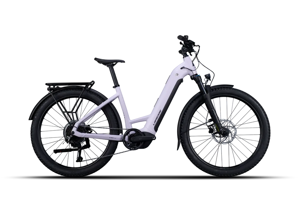 Lapierre E-EXPLORER 6.5 LOW 2026 E-Trekkingbike in lilac, von der Seite betrachtet.