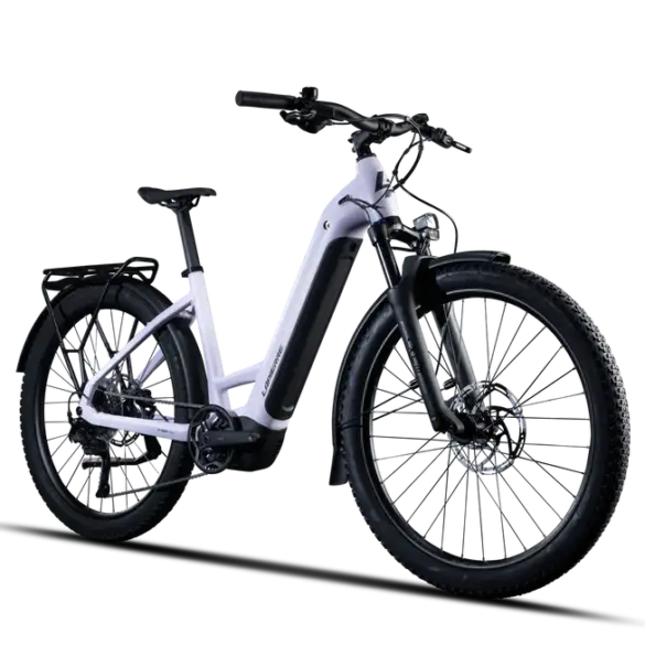 Lapierre E-EXPLORER 6.5 LOW 2026, ein hellviolettes E-Trekkingbike mit tiefer Einstiegshöhe, gezeigt von vorne
