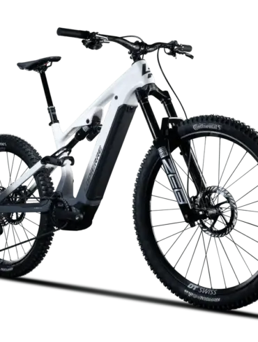 Lapierre Overvolt AM CF 10.8 E-All-Mountain-Bike, weißer Carbonrahmen mit schwarzen Akzenten, ausgestattet mit RockShox Federgabel und Dämpfer, Bosch Performance Line CX Motor und breiten Continental Reifen.