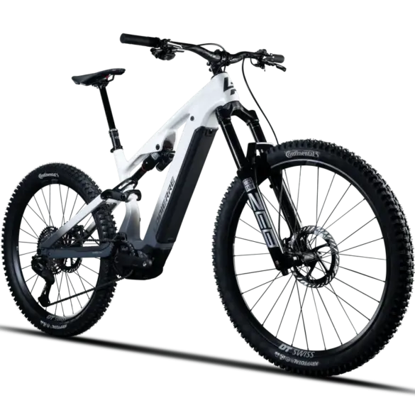 Lapierre Overvolt AM CF 10.8 E-All-Mountain-Bike, weißer Carbonrahmen mit schwarzen Akzenten, ausgestattet mit RockShox Federgabel und Dämpfer, Bosch Performance Line CX Motor und breiten Continental Reifen.