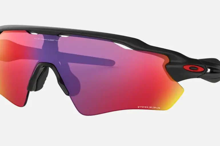 Sportbrille Oakley Radar EV Path Prizm Polarized, Fahrradbrille mit großem Sichtfeld