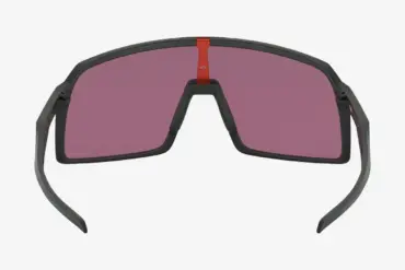 Oakley Sutro Prizm Road Fahrradbrille mit dunklem Rahmen und pinker Tönung.
