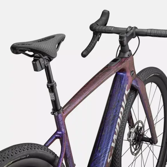Detailansicht des S-Works Turbo Creo 2 Fahrradrahmens mit speziellem Farbverlauf, Sattel und Lenker.