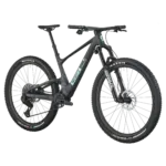 Schwarzes SCOTT Spark 900 EVO Mountainbike mit Camouflage-Muster auf dem Rahmen und türkisfarbener "SCOTT"-Schrift.