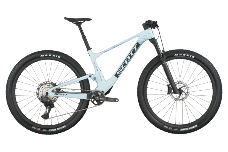 Scott Spark RC Pro Mountainbike in Azure White mit schwarzen Akzenten, detailliert gezeigt von der Seite.