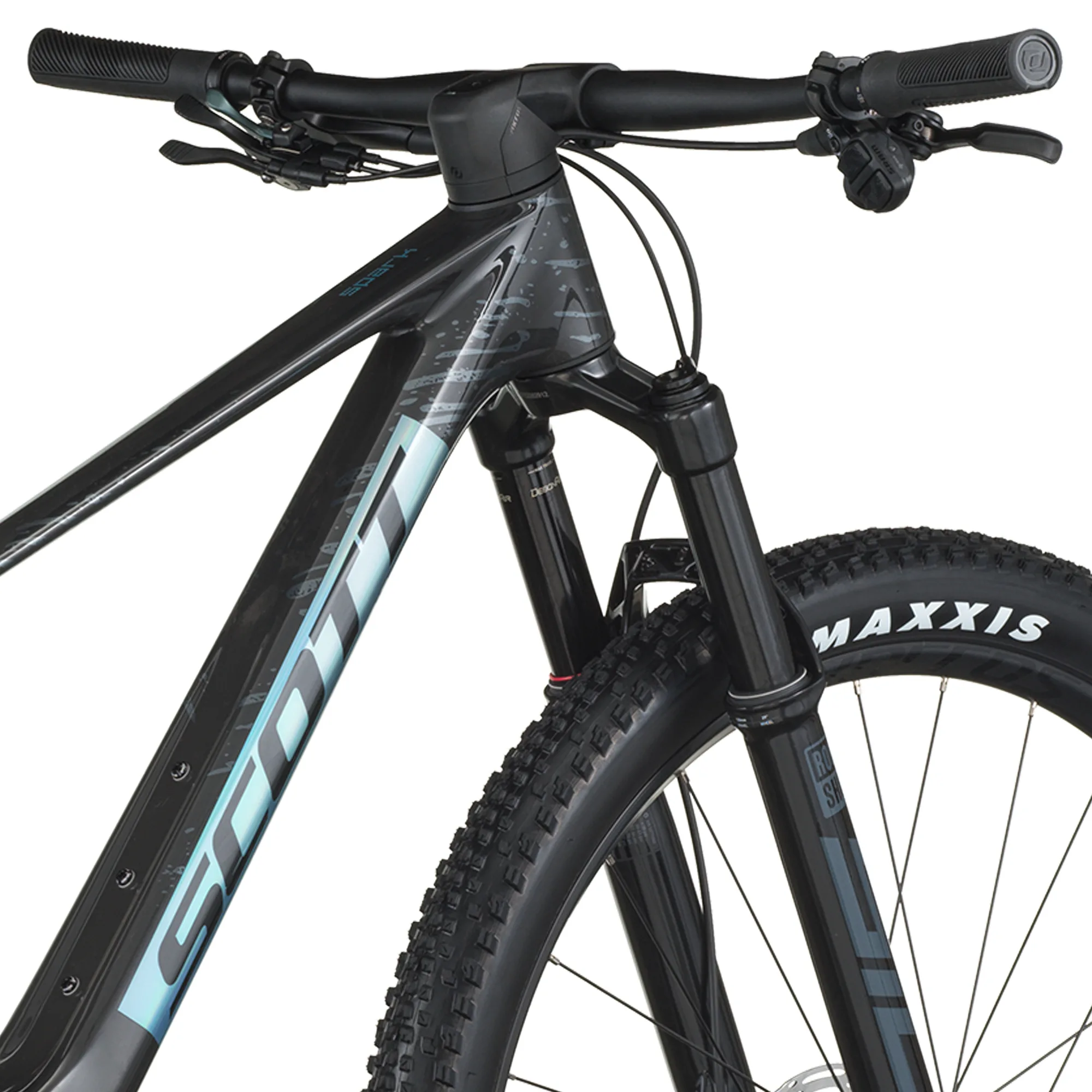 Vorderansicht eines Scott Spark RC Team Mountainbikes mit Fokus auf den Carbonrahmen, die RockShox Federgabel und den Lenker mit SRAM Schalthebeln.