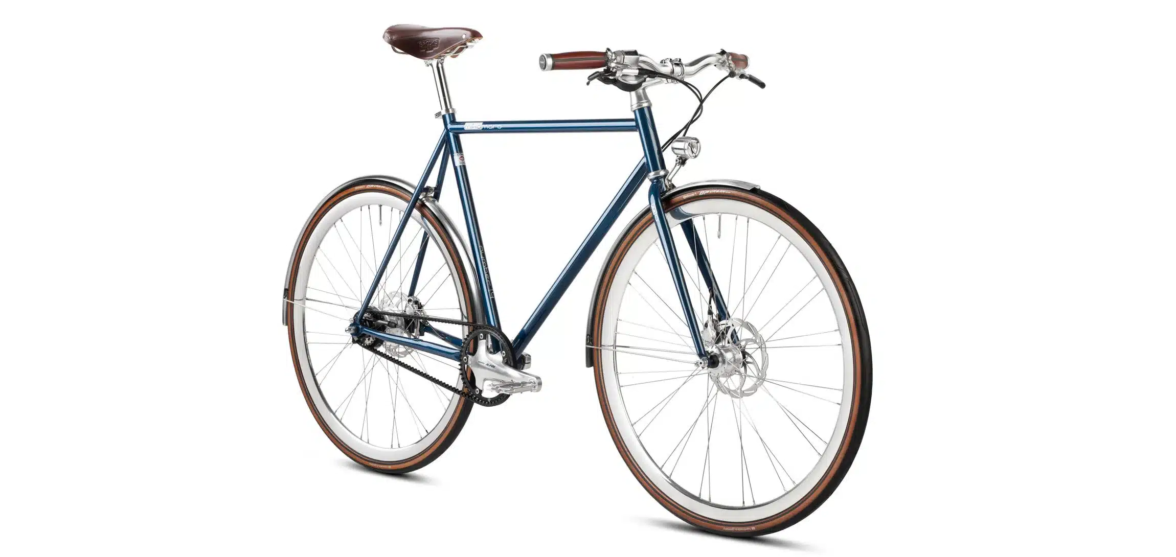 Ein dunkelblaues Herrenfahrrad mit Riemenantrieb, Brooks Ledersattel und integriertem Scheinwerfer, freigestellt auf weißem Hintergrund.