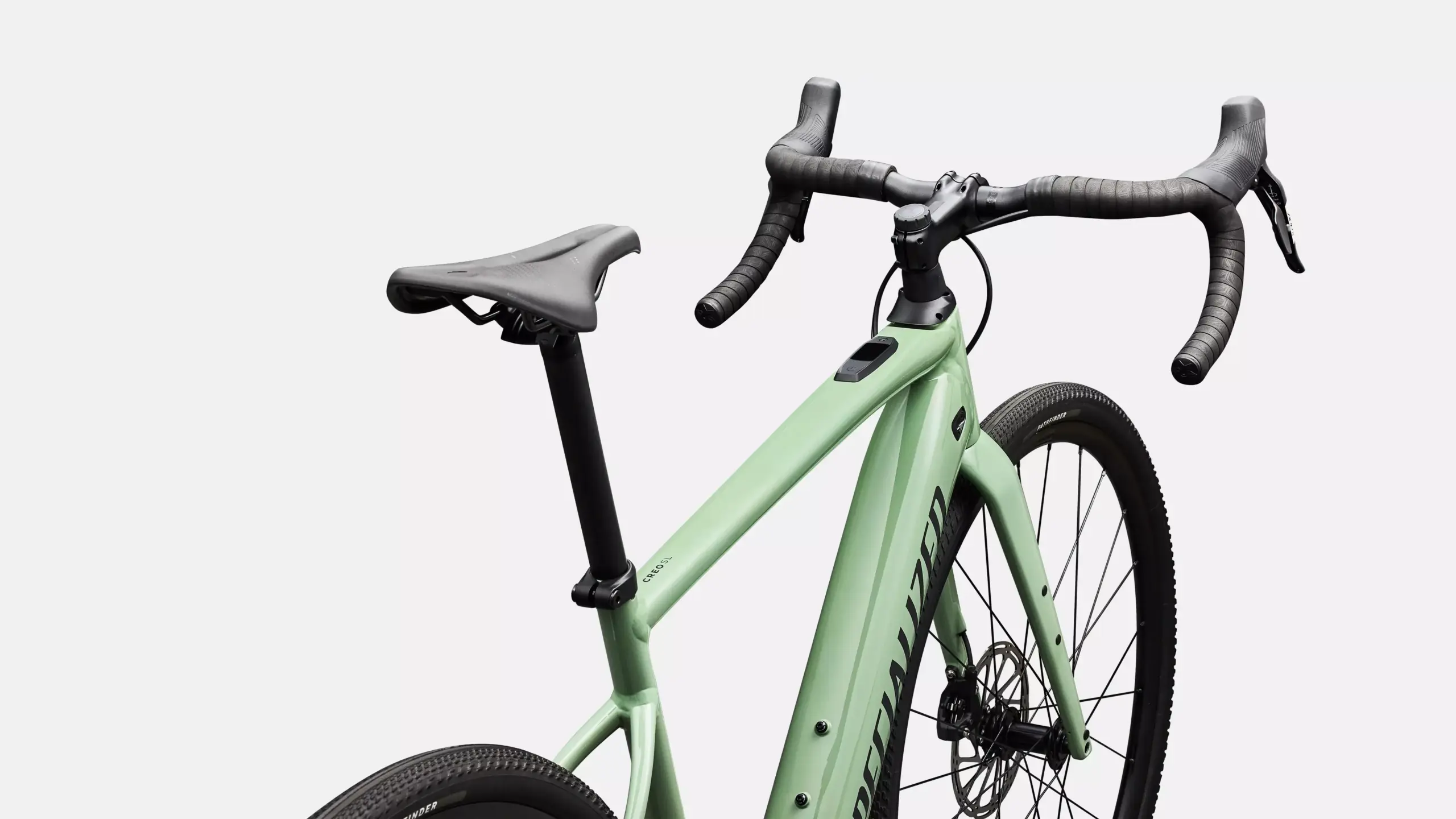 Vorderansicht des light-green Specialized Turbo Creo 2 Comp E5 E-Rennrads mit Fokus auf Lenker, Gabelbereich und Oberrohr.
