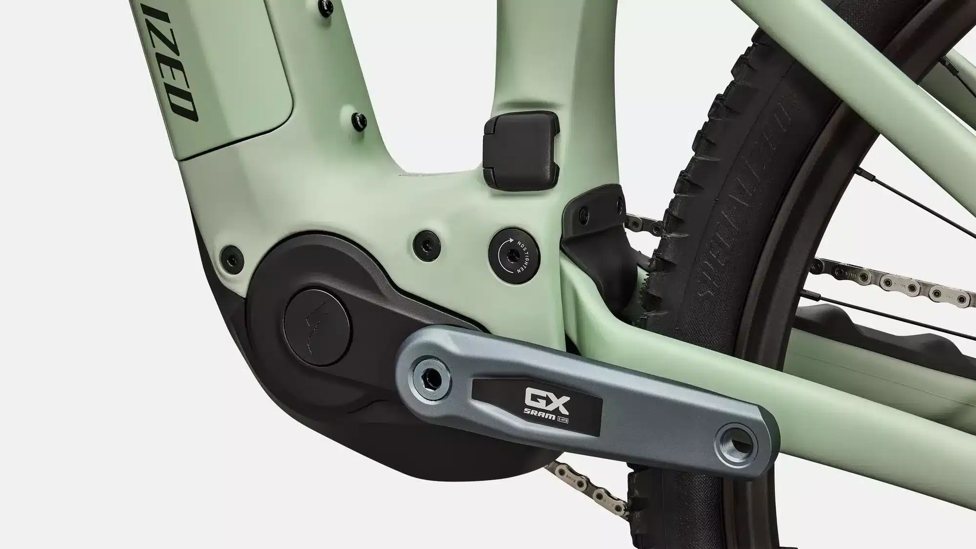 Detaillierte Ansicht des E-Mountainbike Rahmens mit dem integrierten Motor und der SRAM GX Kurbel.