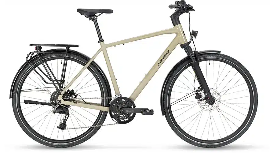 Stevens Aviolo 7.1 HT Trekkingrad in der Farbe Bonsai Green, gezeigt von der Seite.