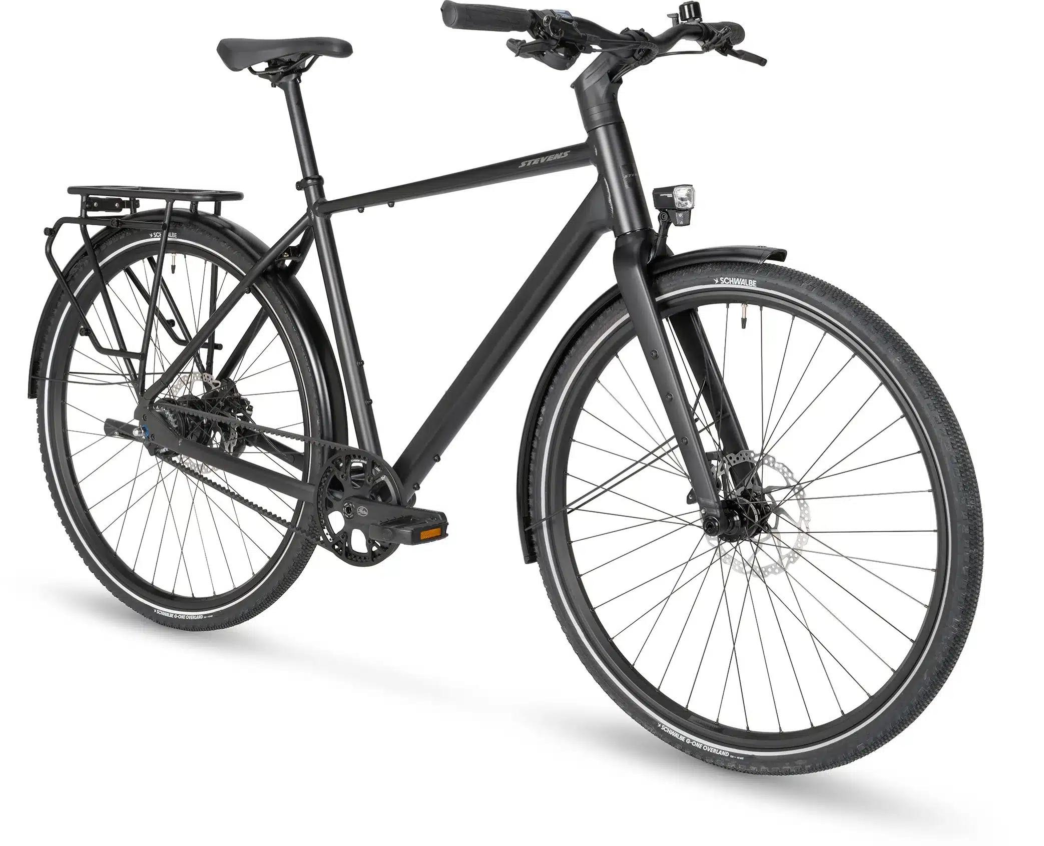 Schwarz lackiertes Stevens Caleta 7.2 HT City- und Tourenrad mit Gepäckträger, Schutzblechen und Nabenschaltung.
