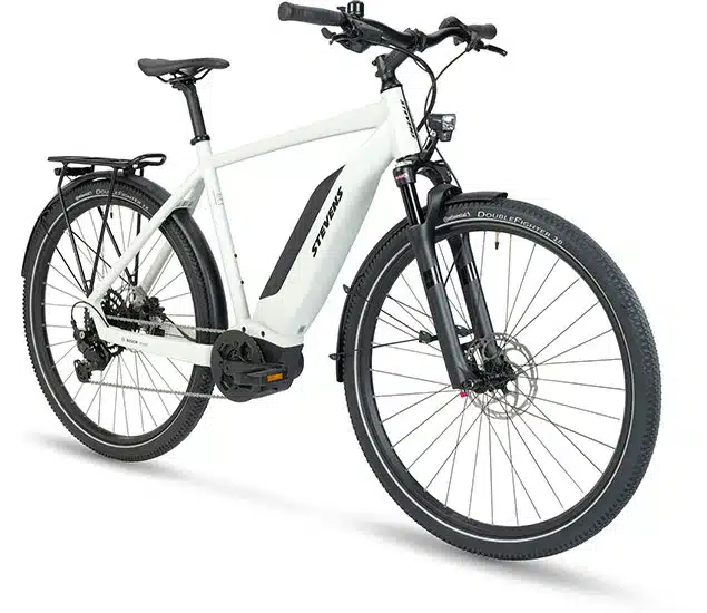 Stevens E-4X Tour HT E-Tourenrad in Weiß mit Bosch-Motor und vollständiger Alltagsausstattung.