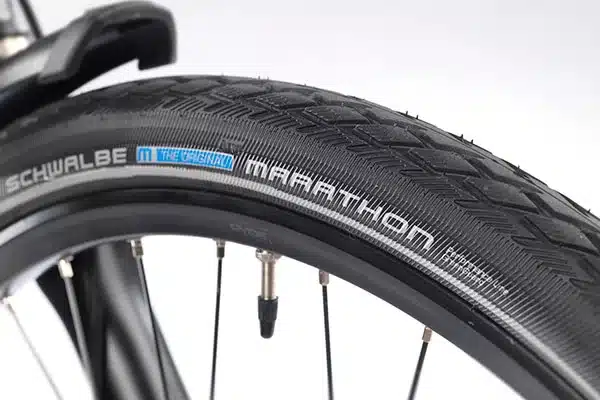 Detailansicht des Fahrradreifens Schwalbe Marathon, der als