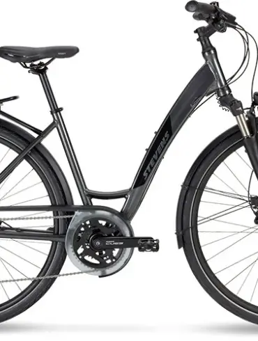 STEVENS Savoie Forma Fahrrad, ein schwarzes Damenrad mit Aluminiumrahmen, Federgabel, Gepäckträger und Scheibenbremsen.