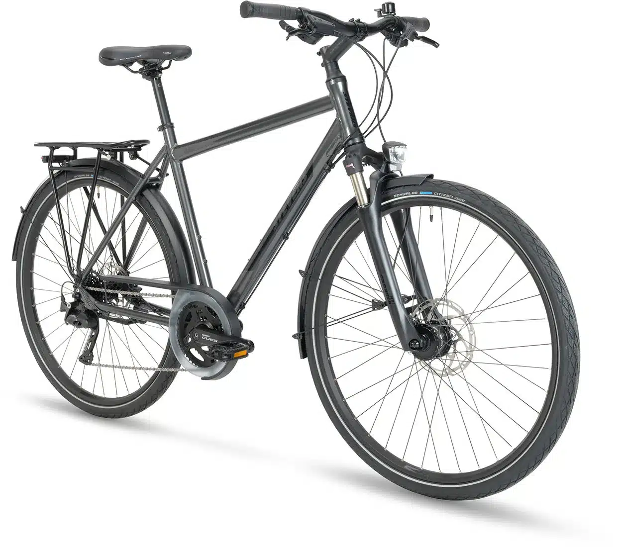 Frontansicht des Stevens Savoie HT Fahrrads in matter grauer Lackierung, ausgestattet mit Federgabel, Scheibenbremsen, Schutzblechen, Nabendynamo, Gepäckträger und Kettenschutz.