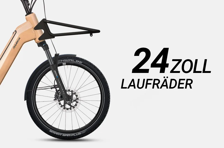 Vorderansicht des Maxx Maxximo Urban E-Bikes mit Fokus auf das 24-Zoll Laufrad und den Schriftzug '24 ZOLL LAUFRÄDER'.