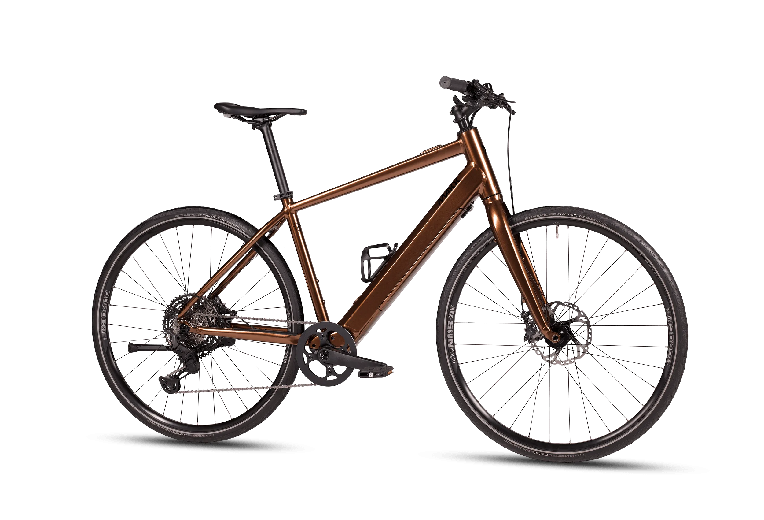 Seitenansicht eines MAXX Roadmaxx ELF Sport R60 E-Bikes in Kupferbraun mit schwarzen Akzenten, auf schwarzem Hintergrund.