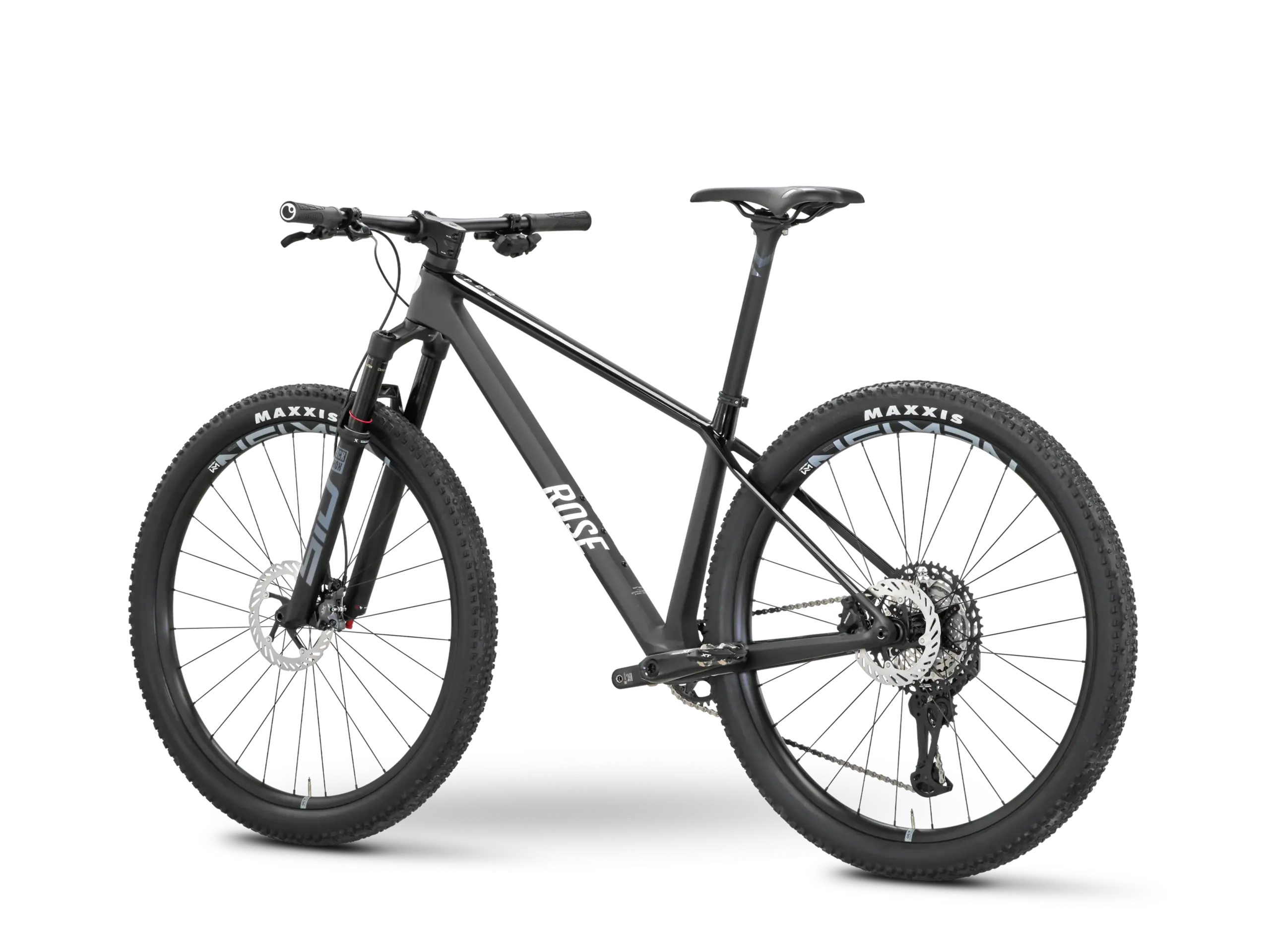 Ganzansicht eines schwarzen ROSE PDQ XT Di2 Mountainbikes mit Carbon-Rahmen und 29-Zoll-Laufrädern.