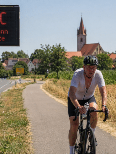 Lange Fahrradstrecken im Sommer bei extremer Hitze