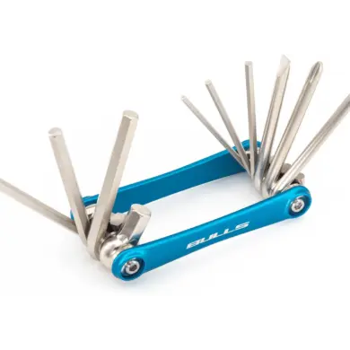 Ein blaues BULLS Multitool ausgeklappt mit verschiedenen Innensechskant-, Schlitz-, Kreuzschlitz- und Torx-Schlüsseln.