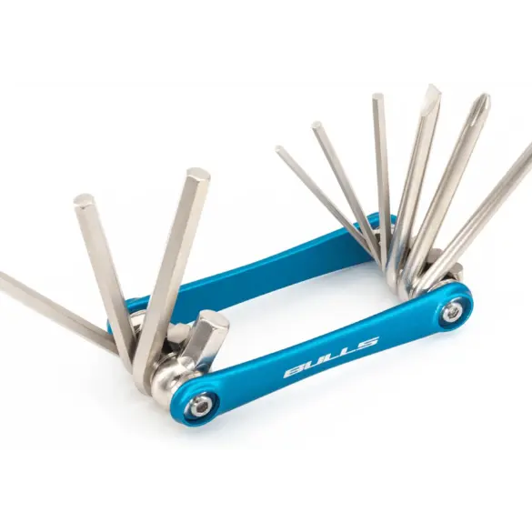 Ein blaues BULLS Multitool ausgeklappt mit verschiedenen Innensechskant-, Schlitz-, Kreuzschlitz- und Torx-Schlüsseln.