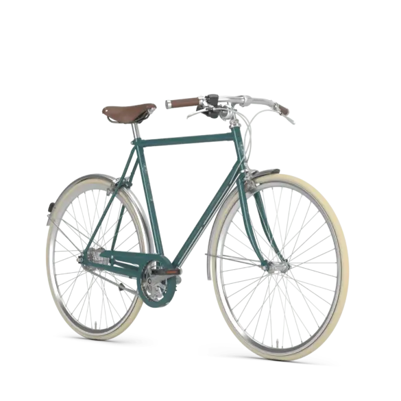 Ein dunkelgrünes Gazelle Van Stael Fahrrad mit braunem Ledersattel und Griffen, silbernen Laufrädern und Schutzblechen, das auf grünem Hintergrund steht.