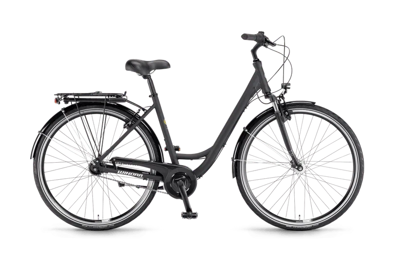 Seitenansicht eines mattschwarzen Winora Hollywood 26 Wave Citybikes mit tiefem Einstieg, Federgabel, Gepäckträger und Rücklicht.