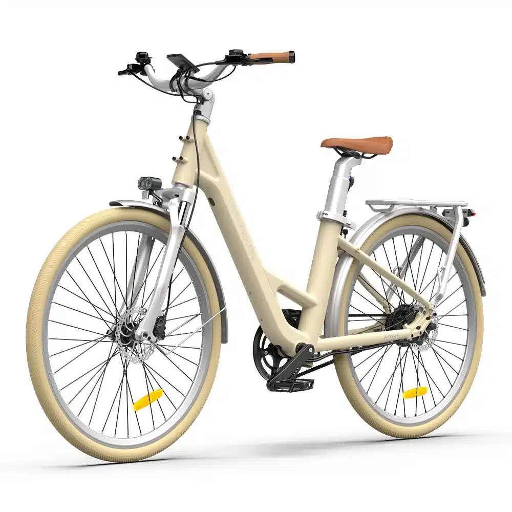 Vollansicht des ADO Air 28 Pro City-E-Bikes in Beige mit braunem Sattel und braunen Griffen, auf weißem Hintergrund.