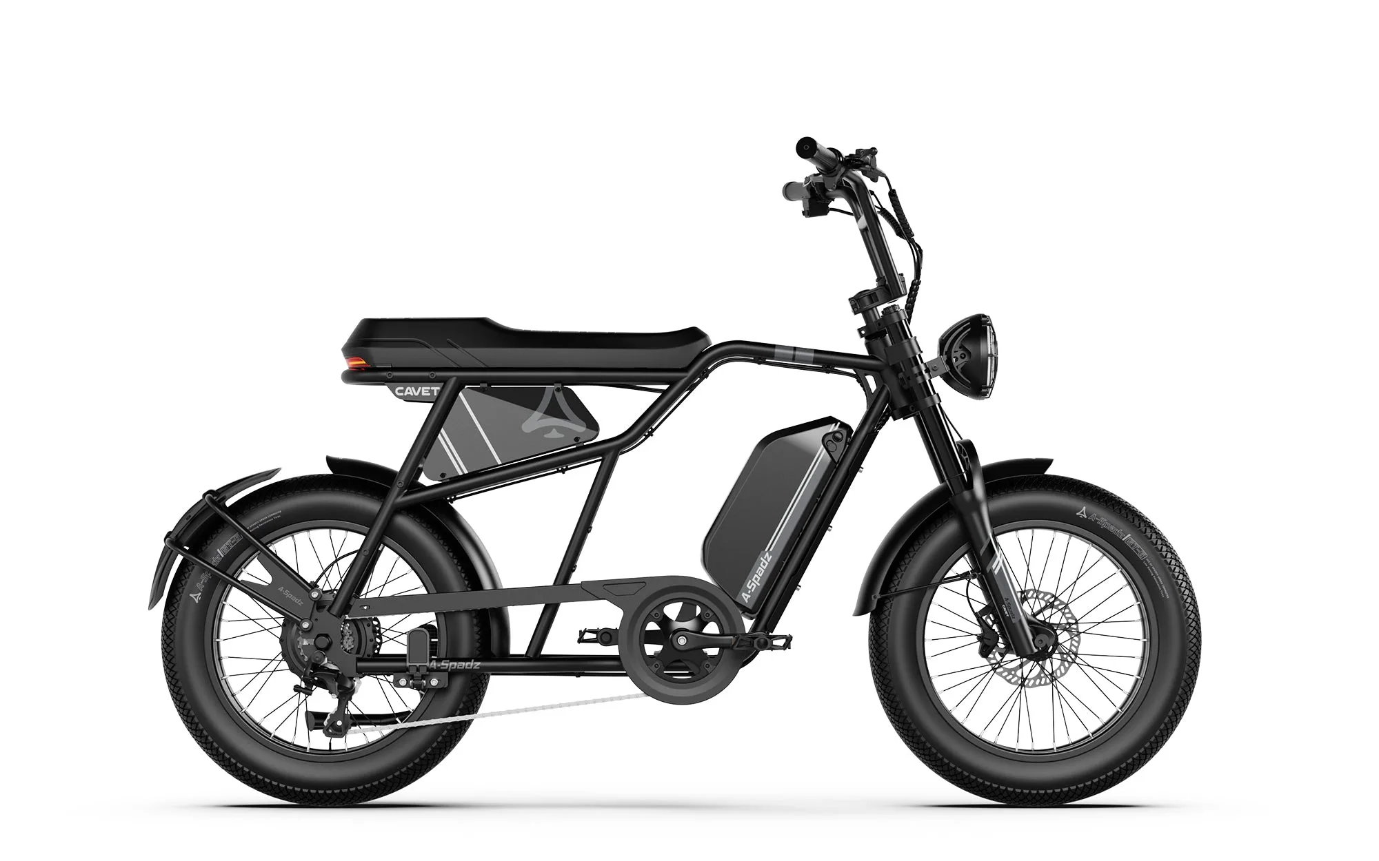 Schwarzes CAVET Air E-Bike mit breiten Reifen und langem Sattel, von der Seite aufgenommen.