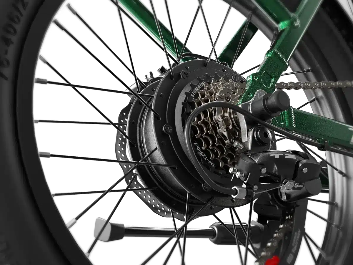 Detailaufnahme des Dukawey T20 Pro E-Bikes, Fokus auf die Hinterradnabe mit Shimano Kassette und Schaltwerk.