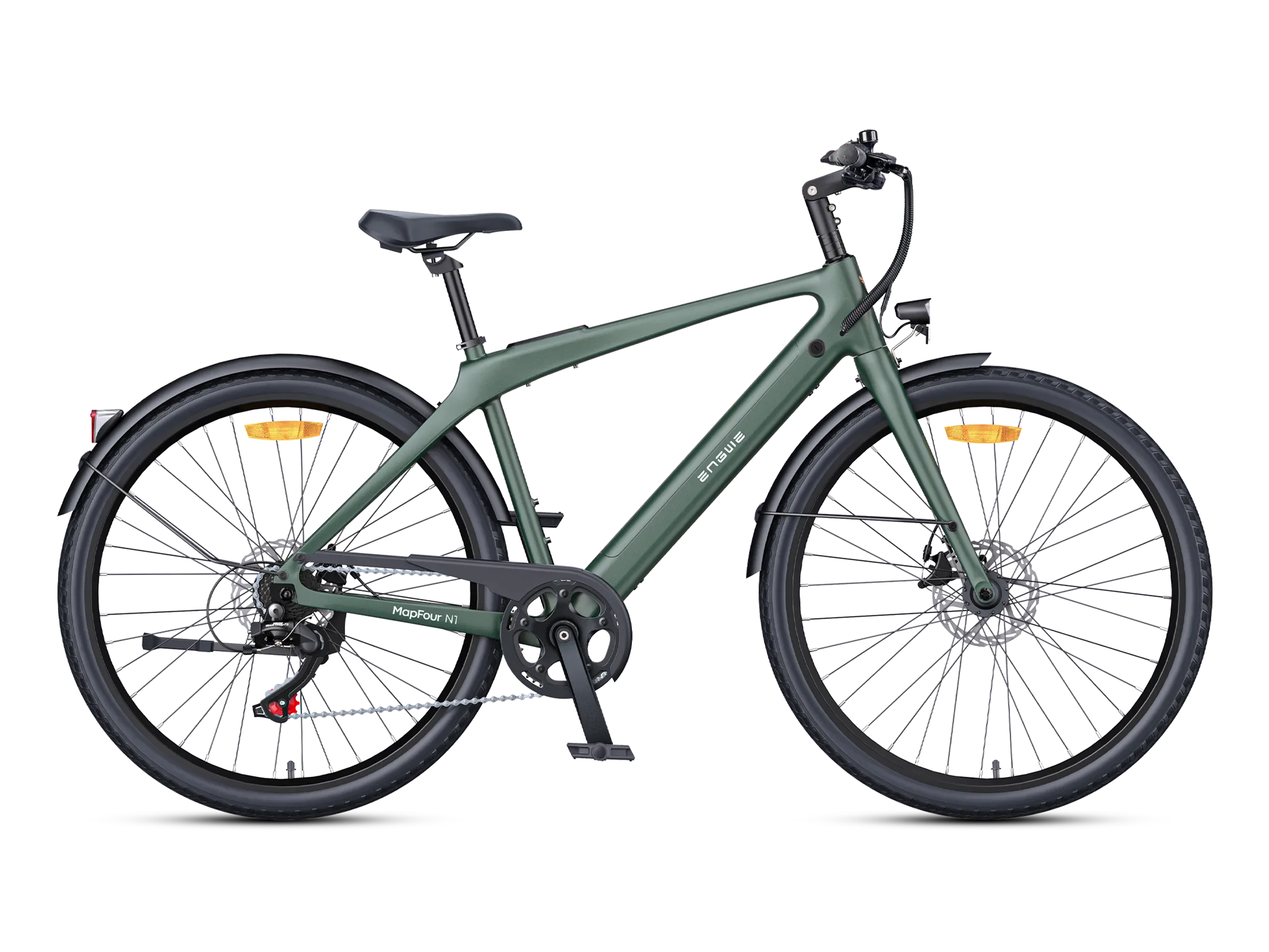 Seitenansicht eines ENGWE N1 AIR E-Bikes in mattgrüner Lackierung, ausgestattet mit Schutzblechen, Beleuchtung und Shimano 7-Gang-Schaltung.