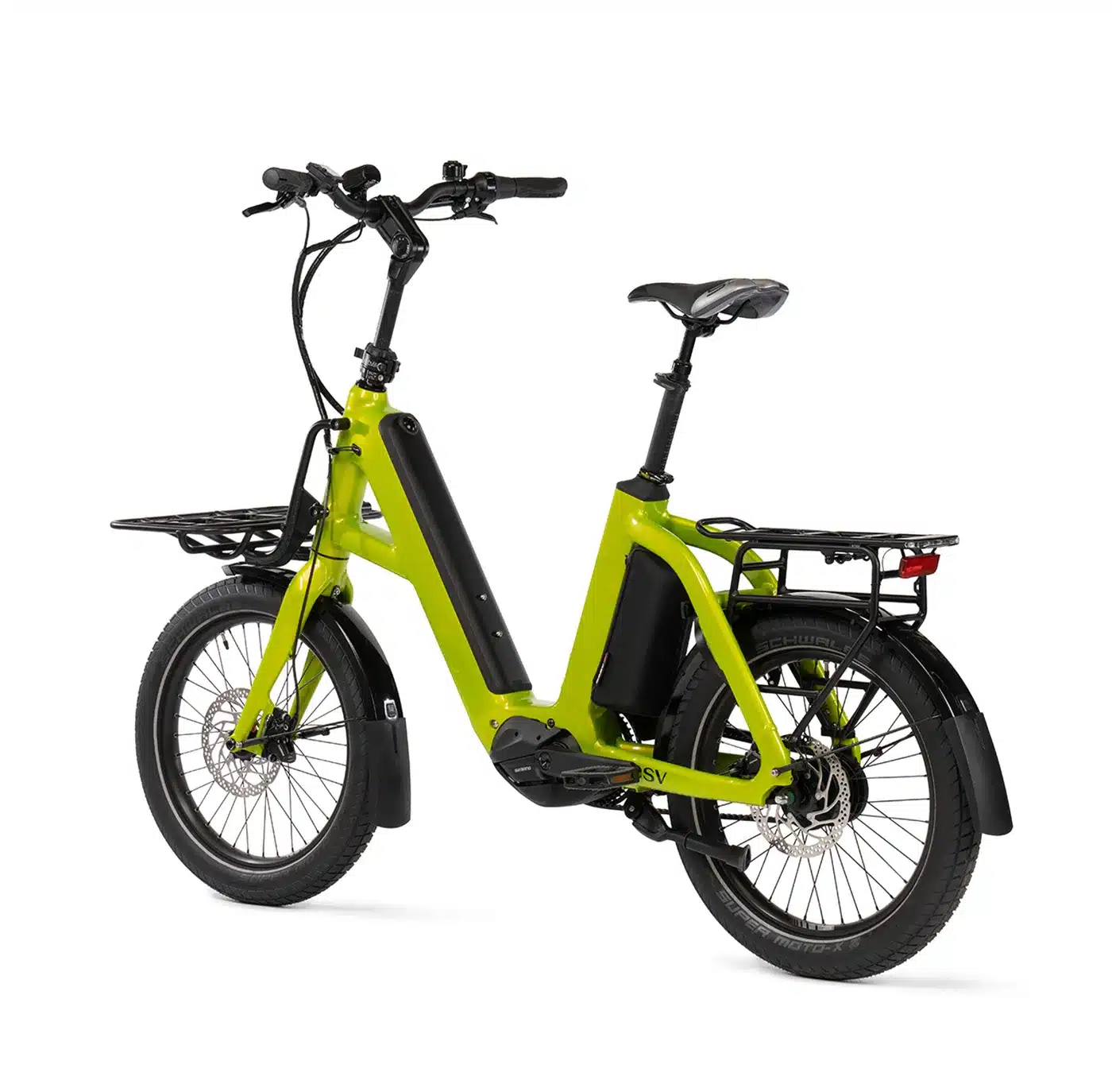 Vorderansicht eines limegrünen BESV CPT 1.0 Kompaktrad E-Bikes mit vorderem und hinterem Gepäckträger, auf weißem Hintergrund.