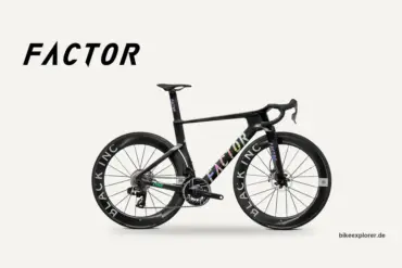 Aero-Rennrad von Factor mit dem Factor-Logo