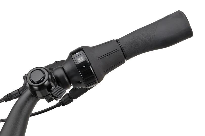 Nahaufnahme des Lenkers eines Fahrrads, Fokus auf dem Schaltdrehgriff.