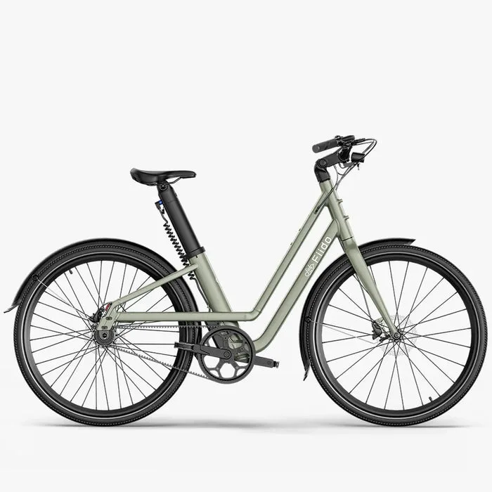 Seitenansicht eines hellgrünen Fiido C700 City E-Bikes mit klarem Rahmen, breiten Schutzblechen und Riemenantrieb.