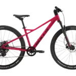 Rotes Bulls TOKEE DISC 26 Fahrrad für Kinder und Jugendliche, mit Scheibenbremsen und Mountainbike-Bereifen.